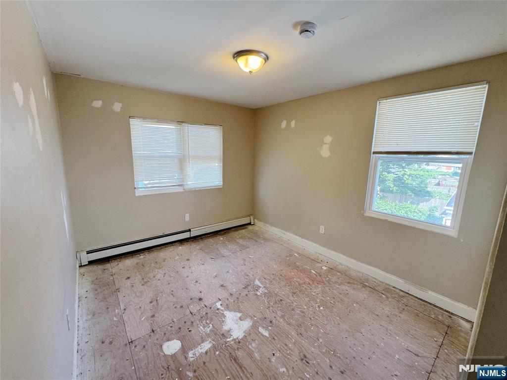25 Ryerson Avenue Property Photo 11