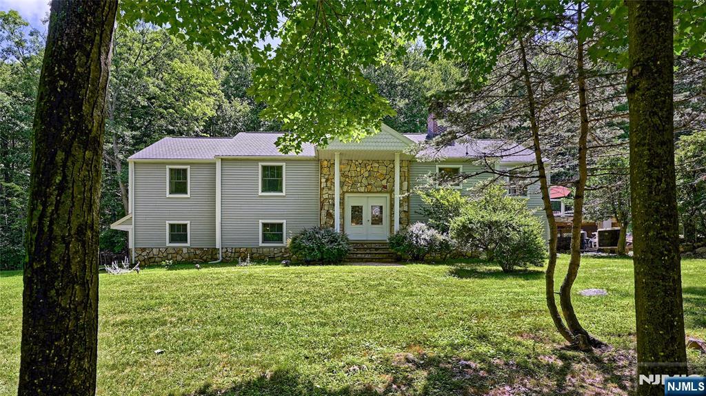 460 Laurel Lane Property Photo 1