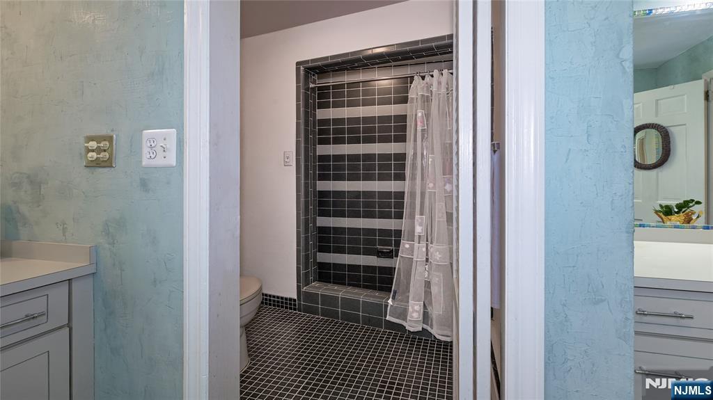 460 Laurel Lane Property Photo 17