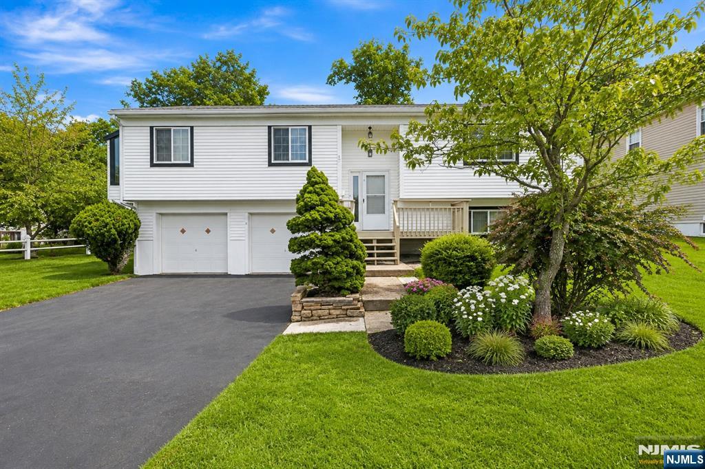 17 Lunn Avenue Property Photo 1
