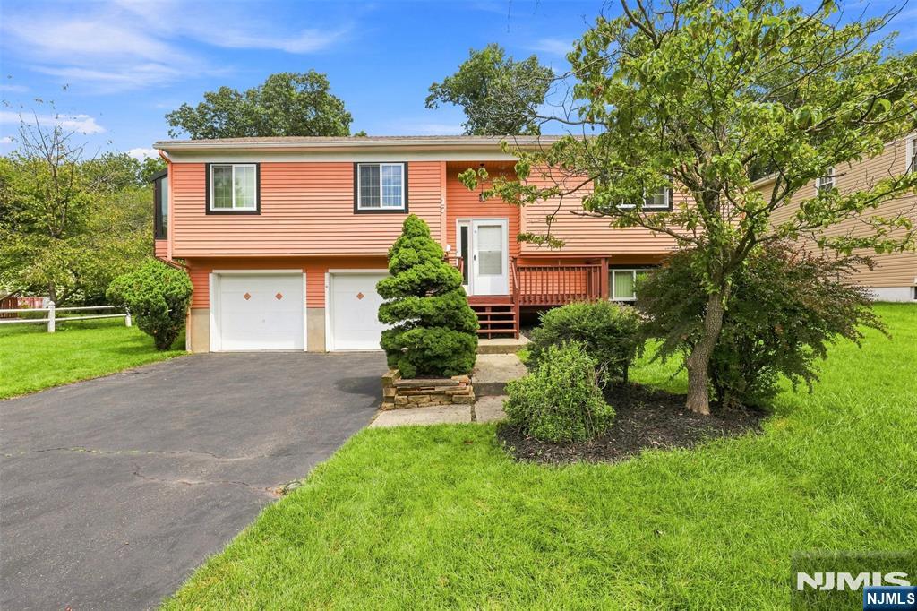 17 Lunn Avenue Property Photo 1