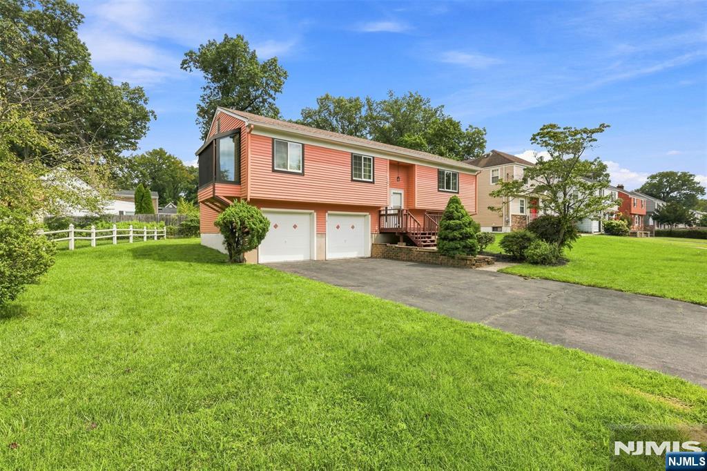 17 Lunn Avenue Property Photo 3