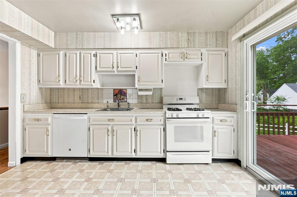 17 Lunn Avenue Property Photo 14