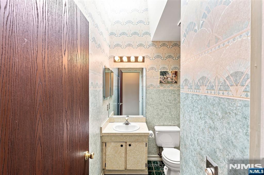 17 Lunn Avenue Property Photo 31