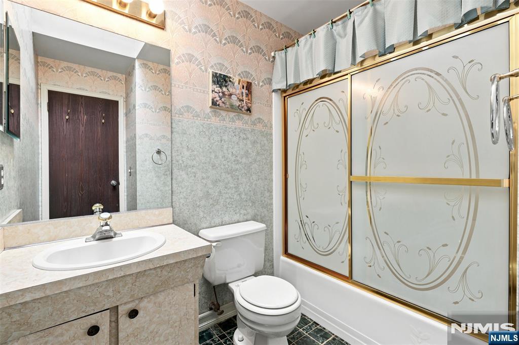 17 Lunn Avenue Property Photo 32