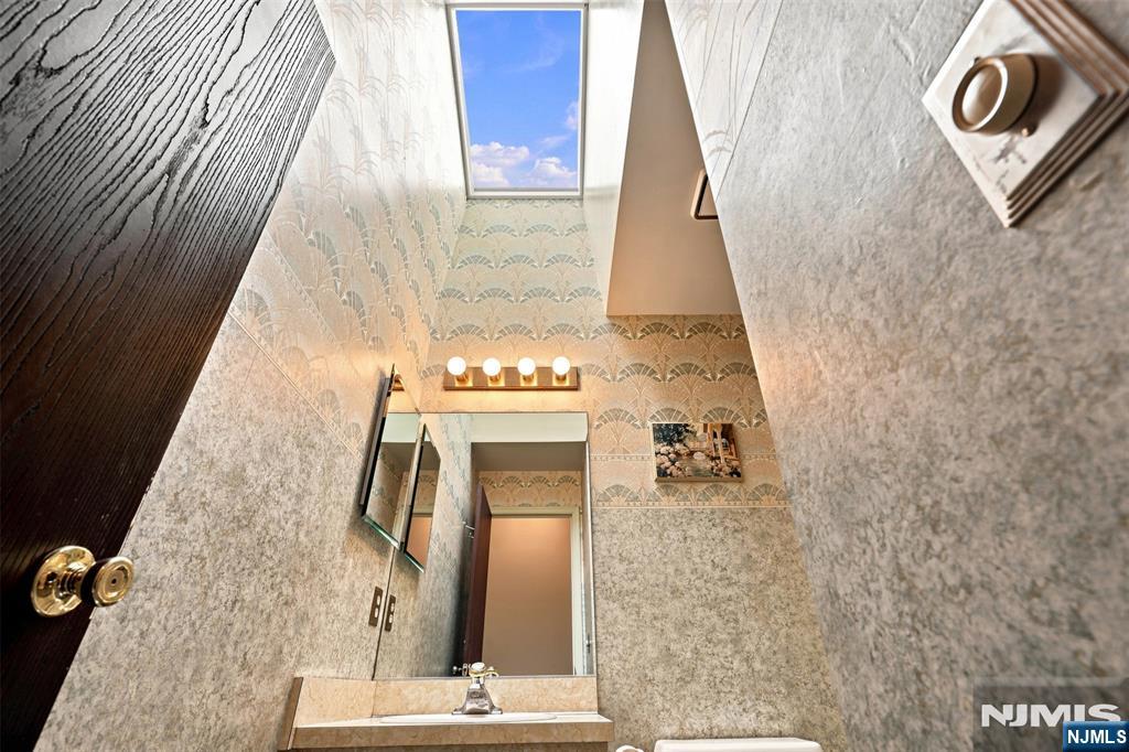 17 Lunn Avenue Property Photo 33