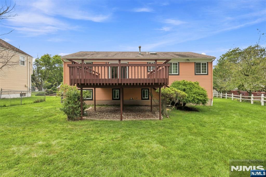 17 Lunn Avenue Property Photo 40