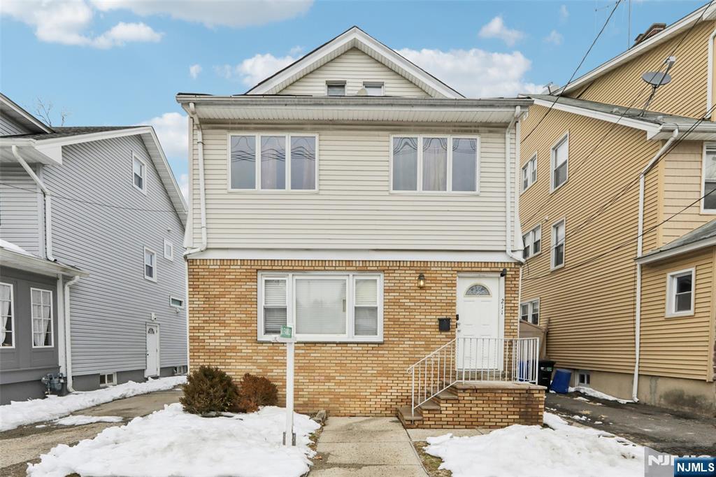 211 Newark Avenue Property Photo 1