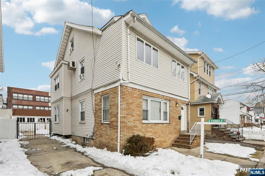 211 Newark Avenue Property Photo 2