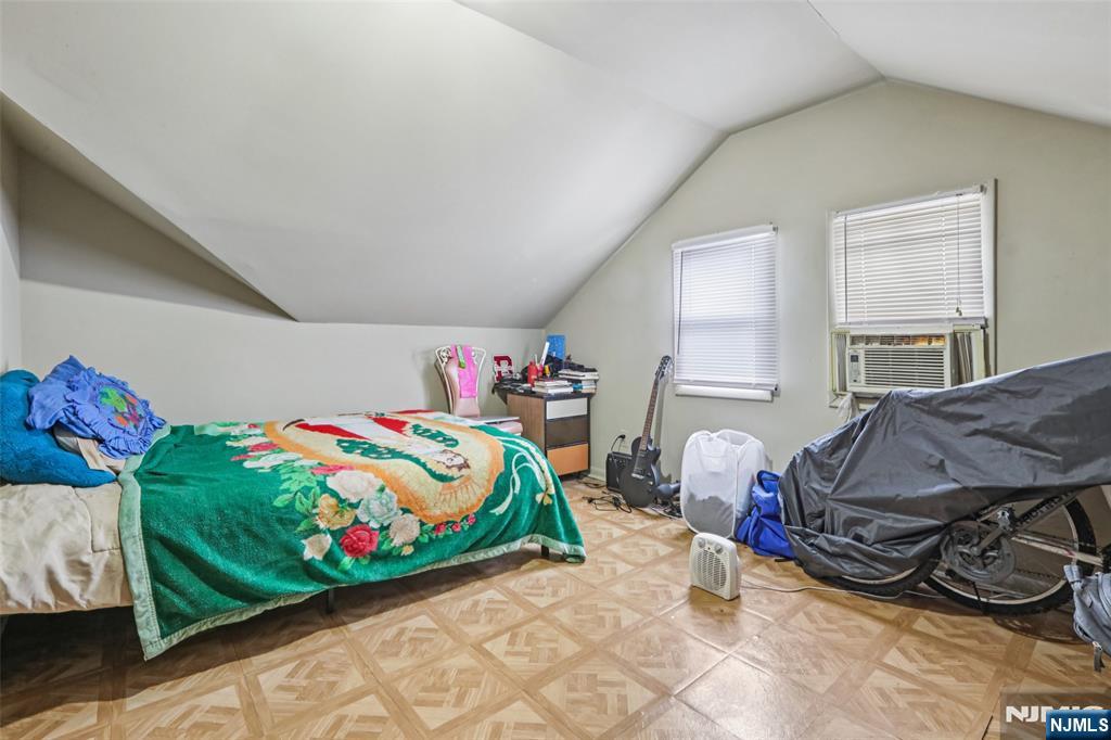 211 Newark Avenue Property Photo 25