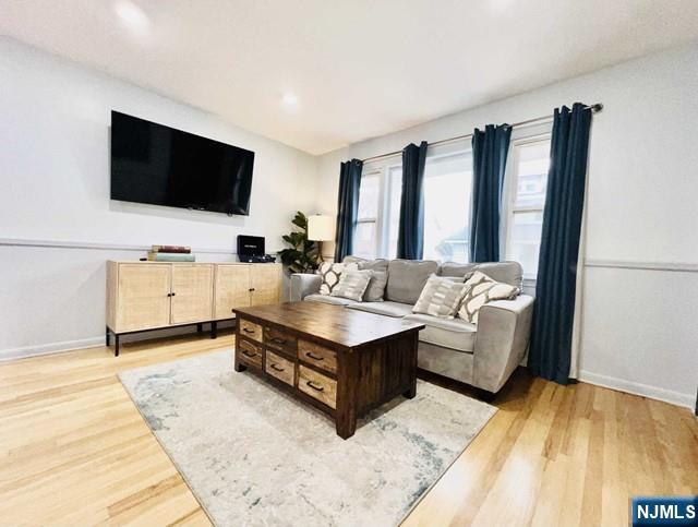 62 3rd Place Property Photo 2
