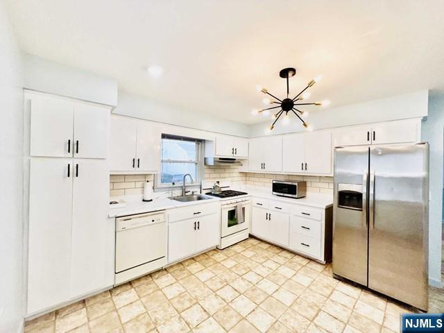 62 3rd Place Property Photo 5
