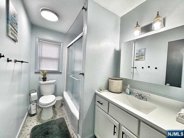 62 3rd Place Property Photo 12