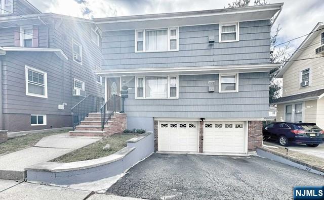 62 3rd Place Property Photo 29