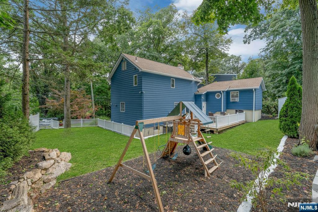 416 Lakeview Avenue Property Photo 18