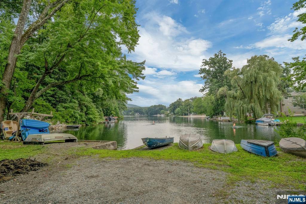 416 Lakeview Avenue Property Photo 25