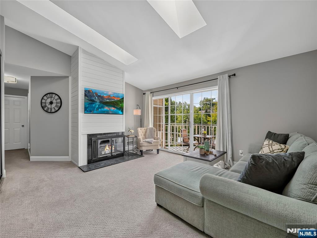 453 Poets Way Property Photo 5