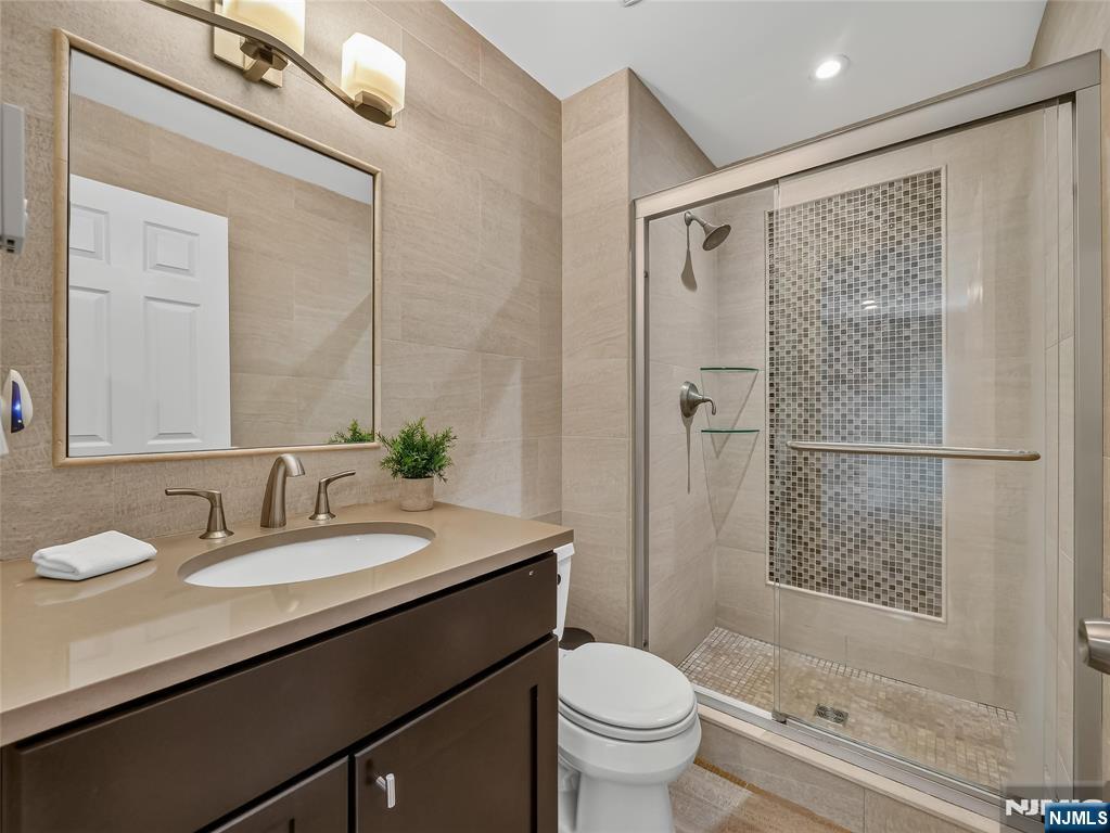 453 Poets Way Property Photo 23