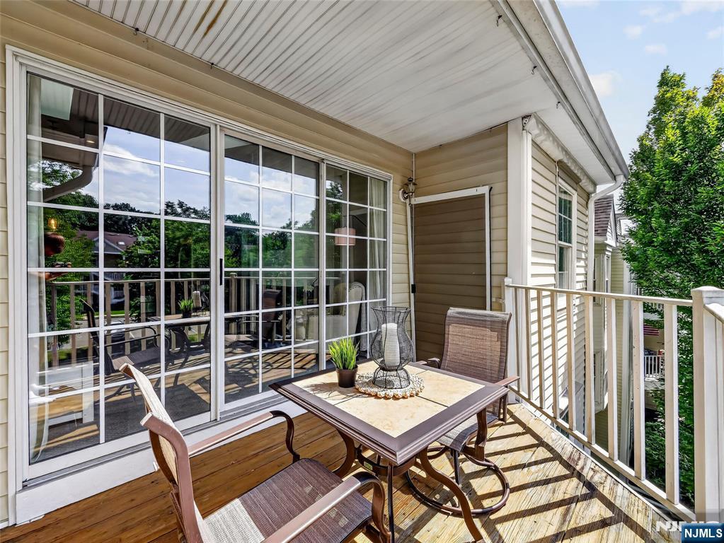453 Poets Way Property Photo 29