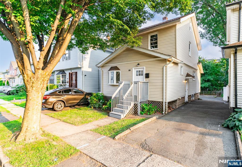 64 E Almira Street Property Photo 3