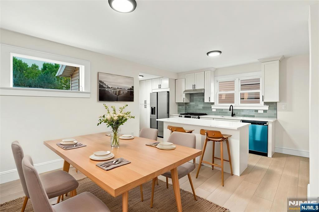 64 E Almira Street Property Photo 6