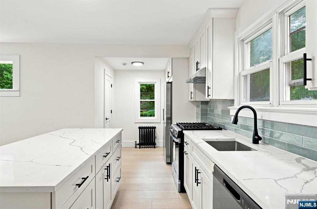 64 E Almira Street Property Photo 8