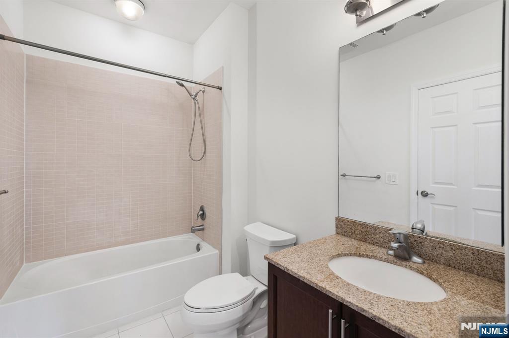 3308 Riverview Avenue 308 Property Photo 22