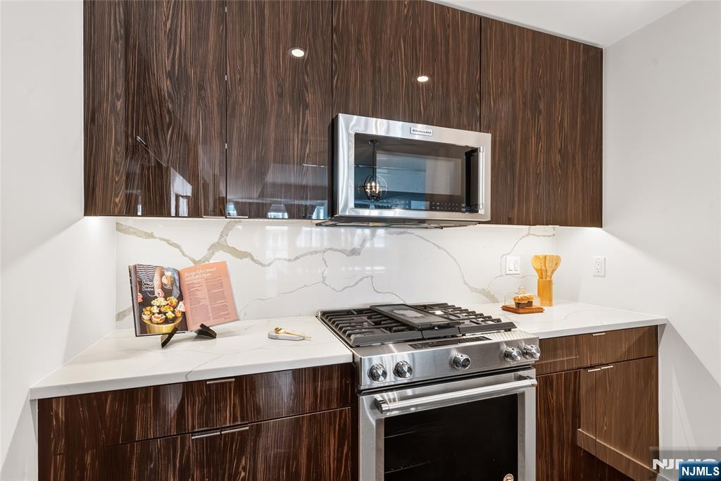 800 Ave At Port Imperial Boulevard 816 Property Photo 5
