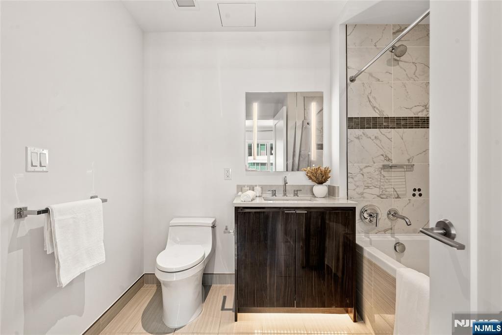 800 Ave At Port Imperial Boulevard 816 Property Photo 24