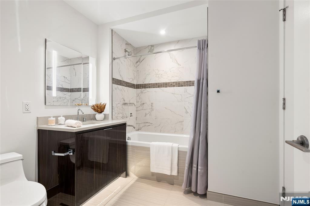 800 Ave At Port Imperial Boulevard 816 Property Photo 25