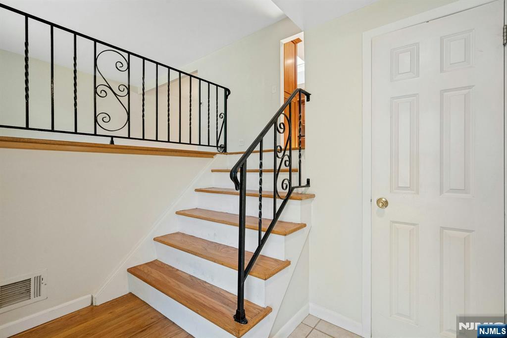 615 Maze Road Property Photo 4