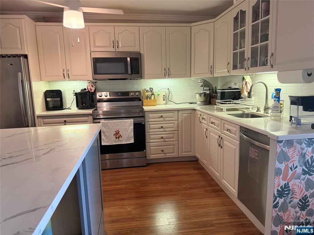 770 Anderson Avenue 21h Property Photo 3