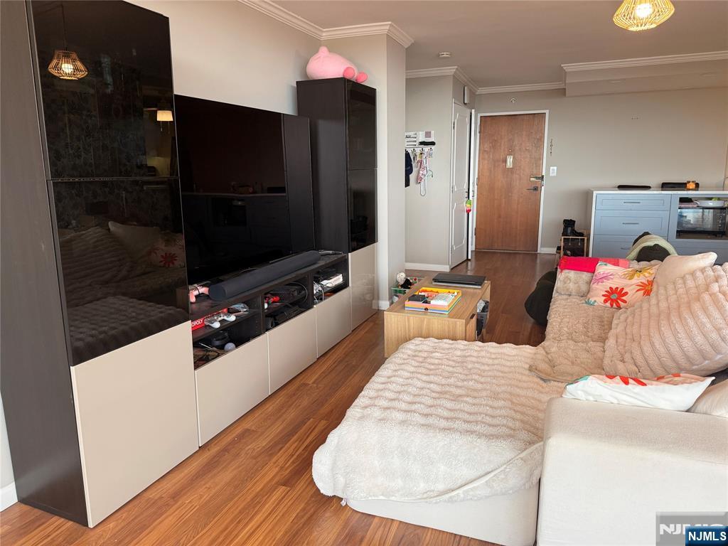 770 Anderson Avenue 21h Property Photo 4