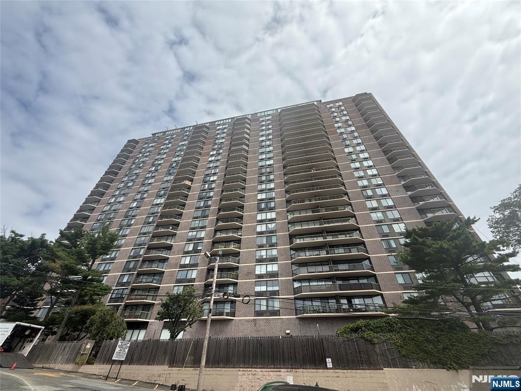770 Anderson Avenue 21h Property Photo 30
