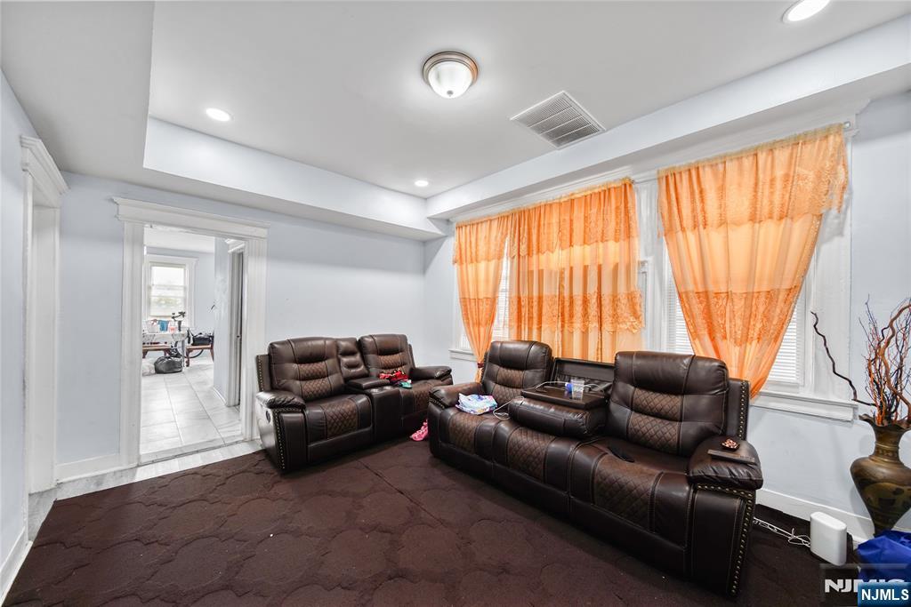 18 Ellis Avenue Property Photo 4