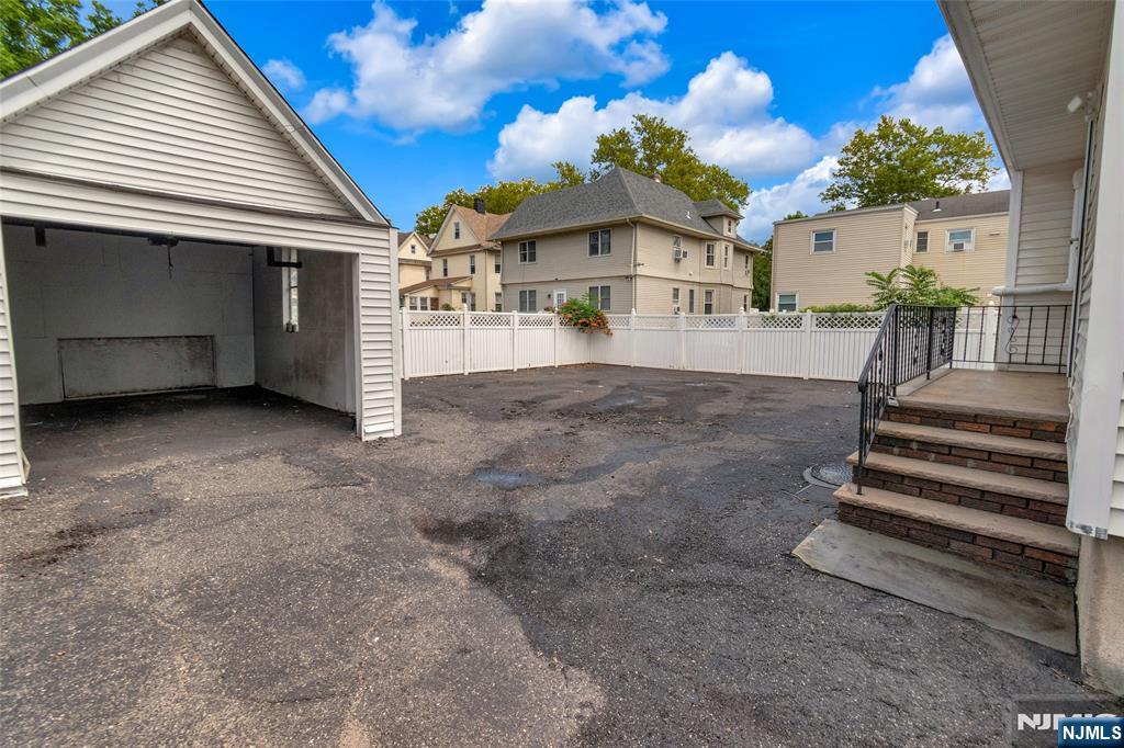 90 Cedar Street Property Photo 3