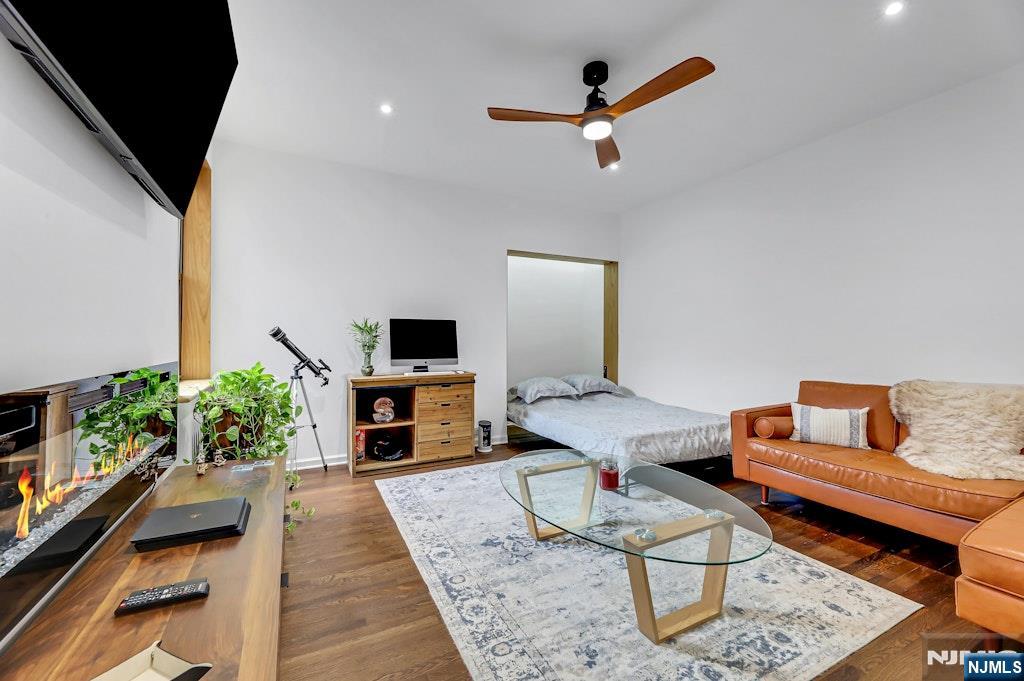 755 Anderson Avenue 5i Property Photo 10