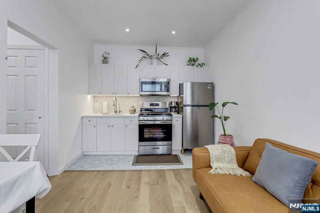 755 Anderson Avenue 5i Property Photo 14
