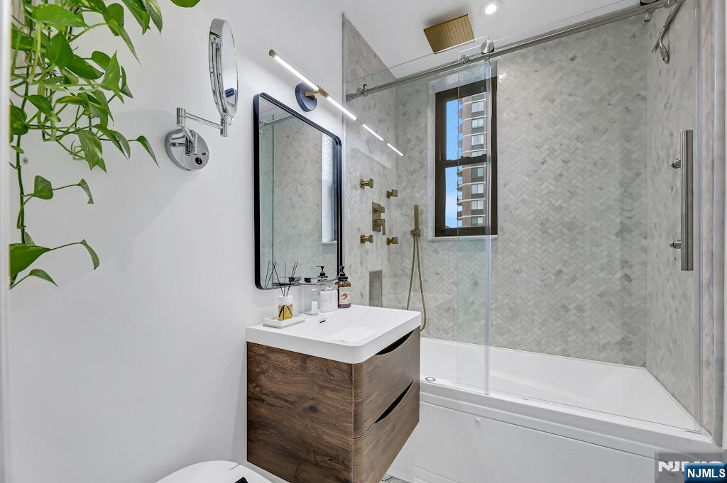 755 Anderson Avenue 5i Property Photo 17