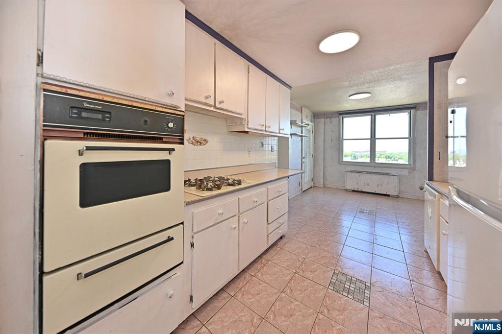 2200 N Central Road 14t Property Photo 11