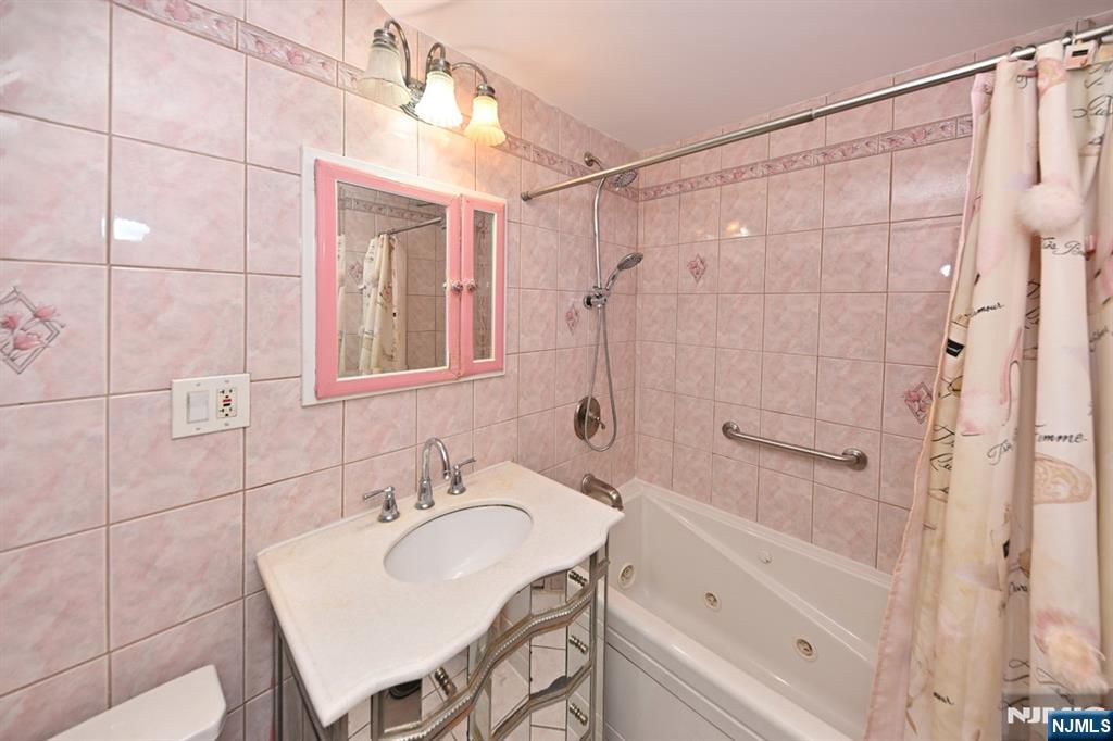 2200 N Central Road 14t Property Photo 14
