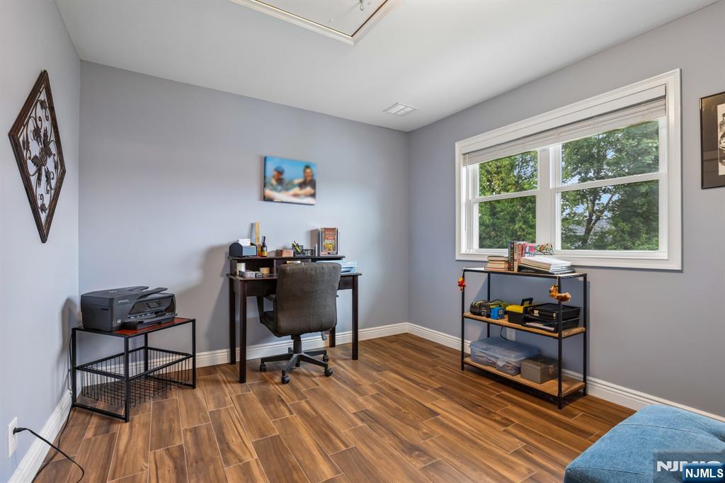 114 Hobart Avenue Property Photo 18