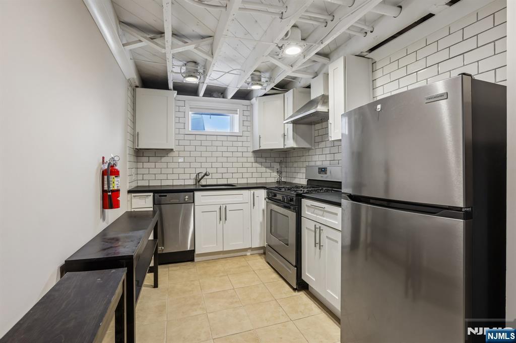 114 Hobart Avenue Property Photo 26