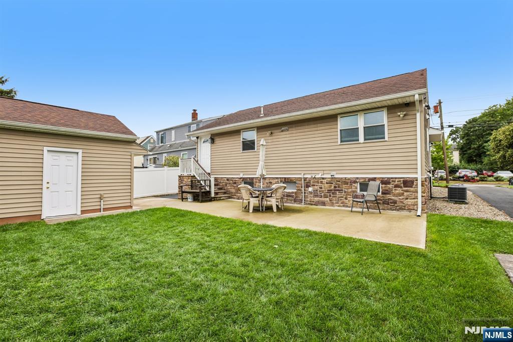 114 Hobart Avenue Property Photo 32