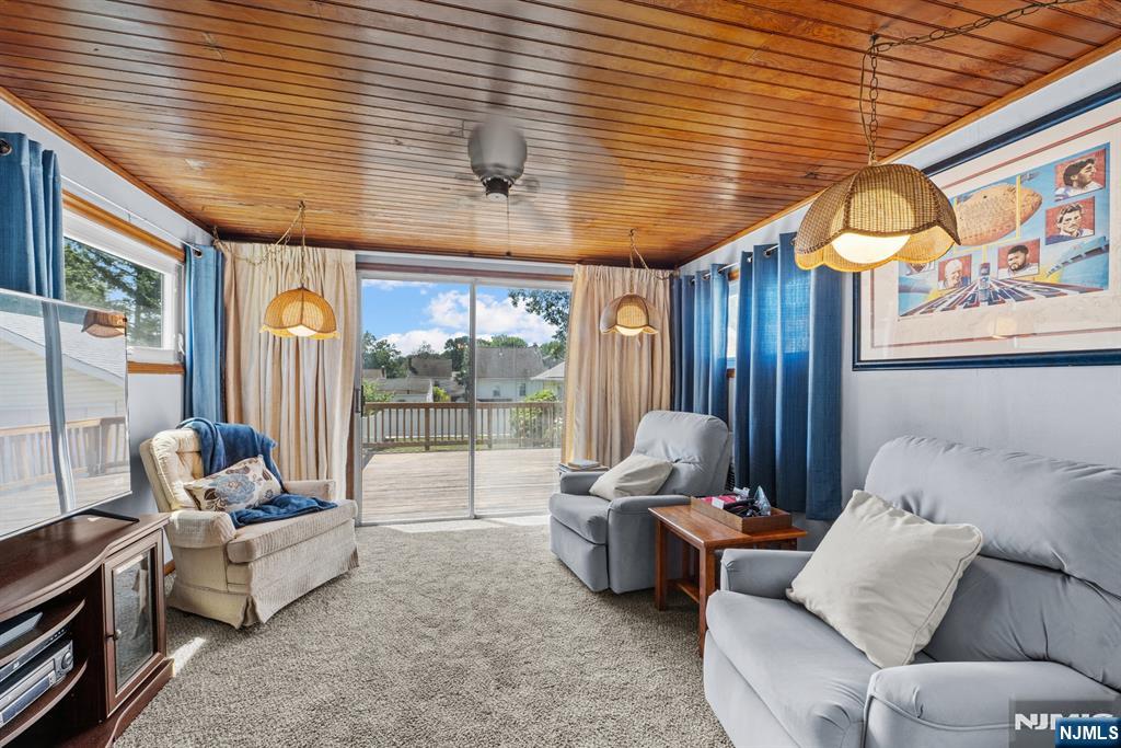 20 Woodside Terrace Property Photo 16