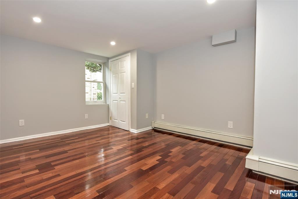 112 Pink Street Property Photo 8