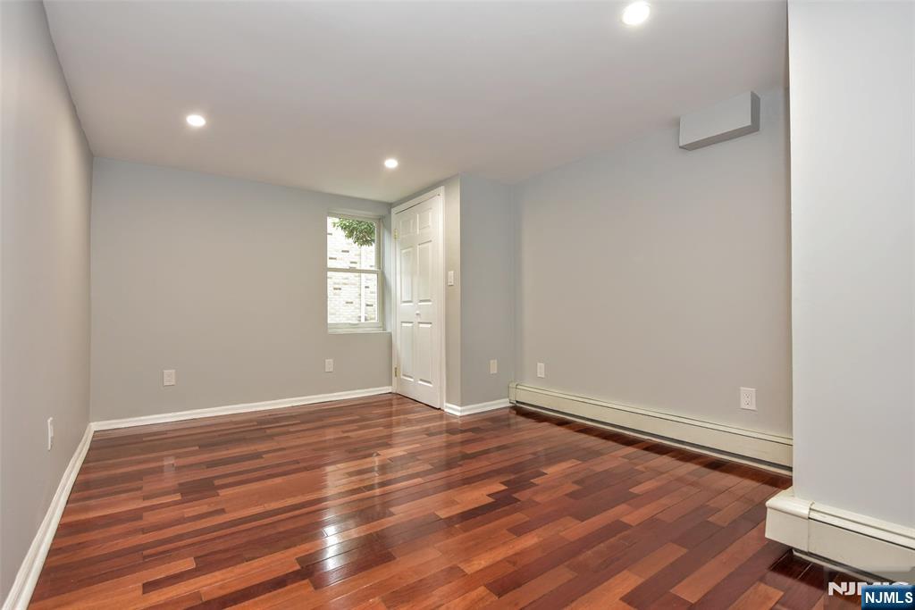 112 Pink Street Property Photo 9