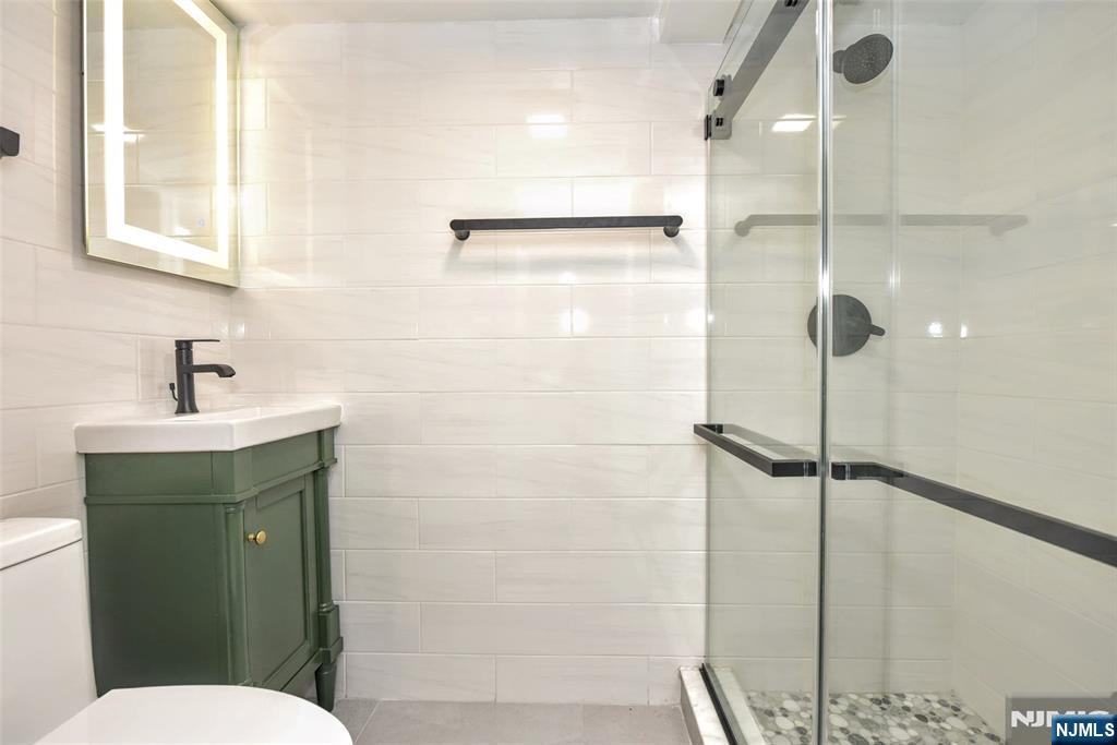 112 Pink Street Property Photo 10