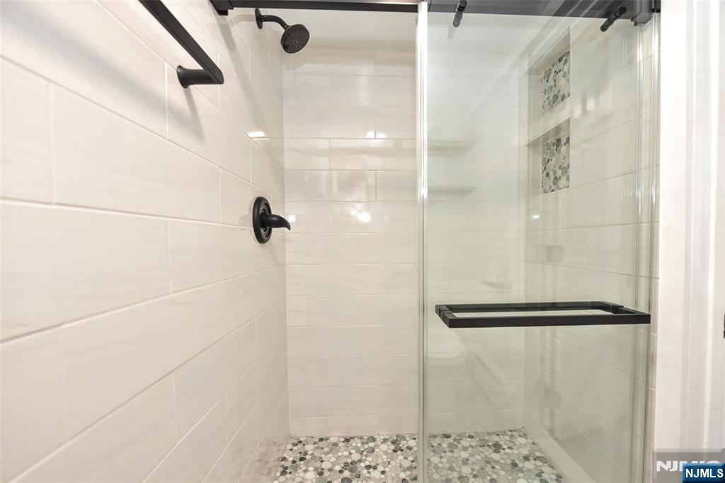 112 Pink Street Property Photo 11