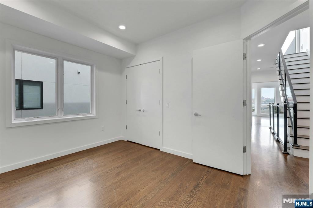 712 Undercliff Avenue Property Photo 31